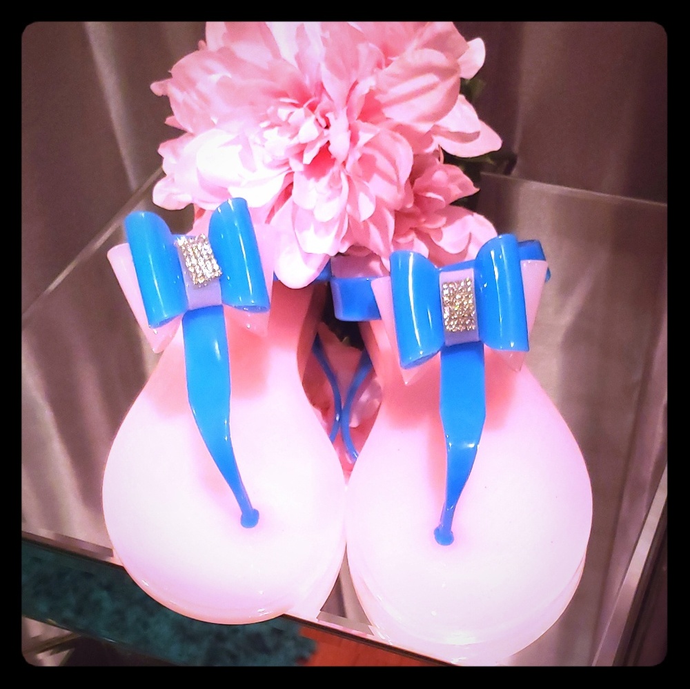 SANDALS 🎀 NEW (Box No Top)